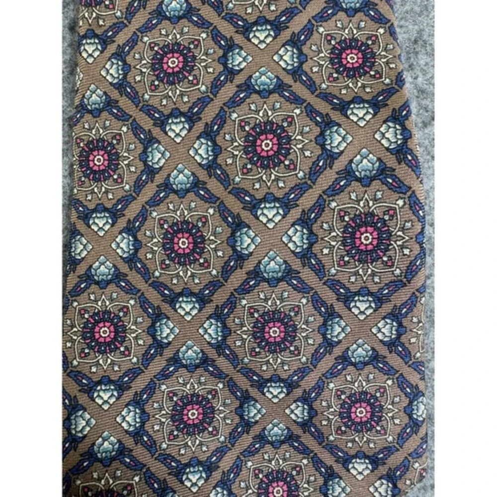 Christian Dior Mens Silk Tie‎ Brown Blue Pink Geometric Floral Medallion WPL 125
